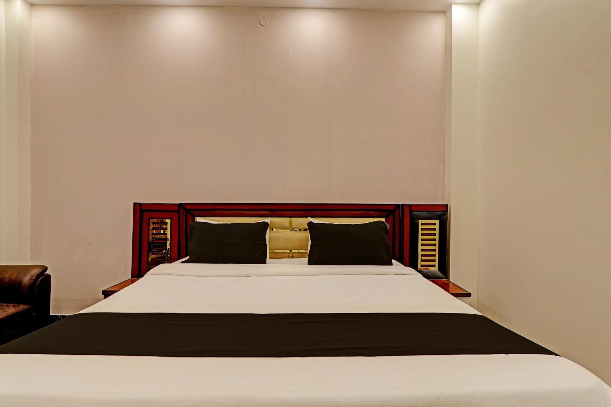 Hotel O Awadh International Bela Pratapgarh ภายนอก รูปภาพ