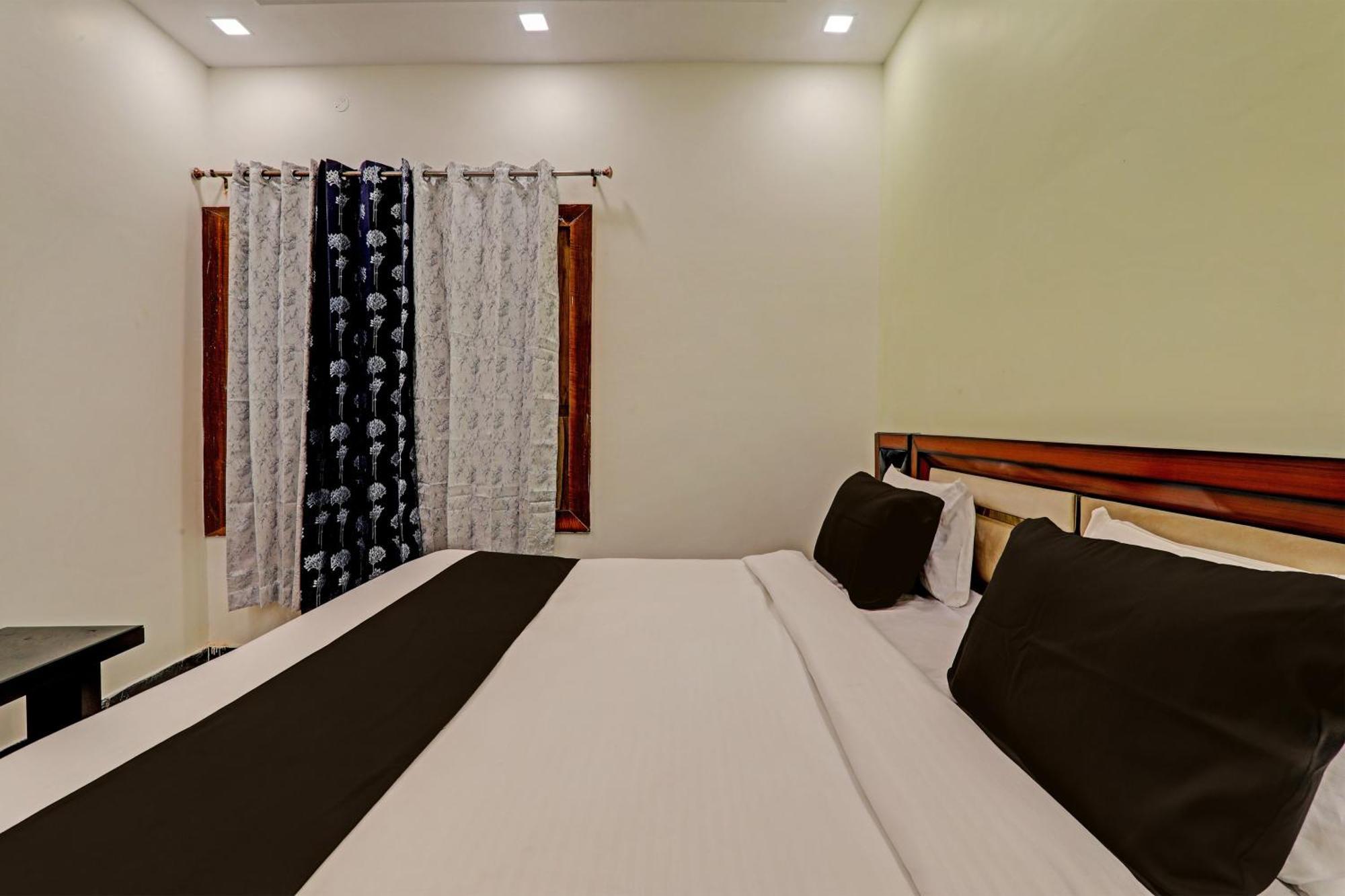 Hotel O Awadh International Bela Pratapgarh ภายนอก รูปภาพ