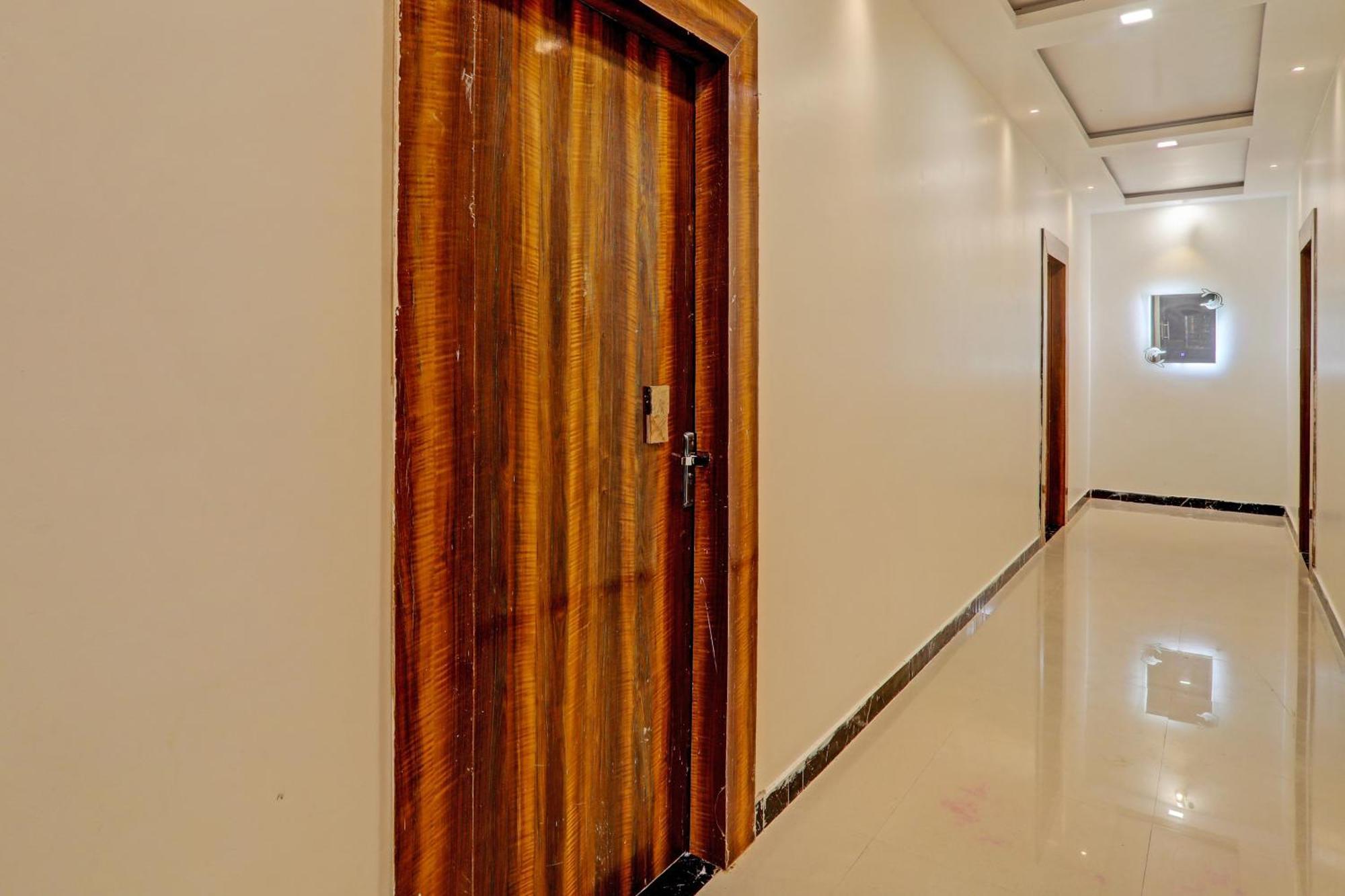 Hotel O Awadh International Bela Pratapgarh ภายนอก รูปภาพ